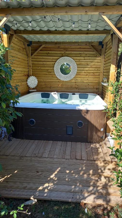 Arche de Lanoë jacuzzi et table d'hôte Labastide-Saint-Pierre Exterior foto